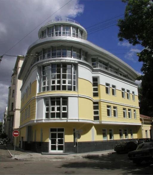 Административное здание в Денежном переулке